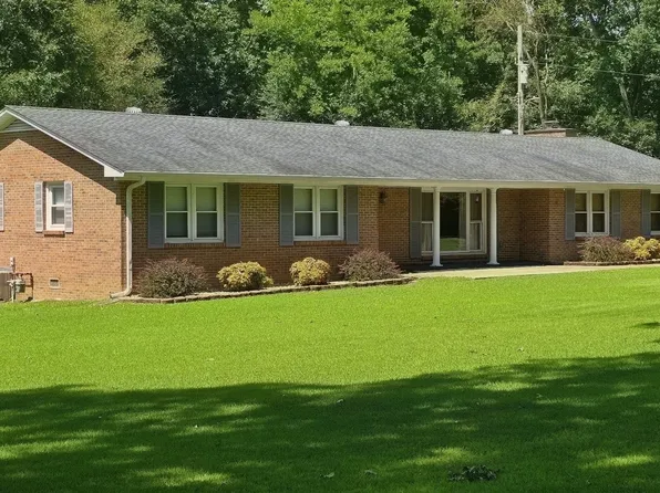 907 Asbury Dr, New Johnsonville, TN 37134