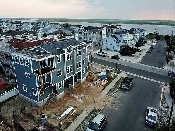 3rd image of 8901 Landis Ave E #Sea