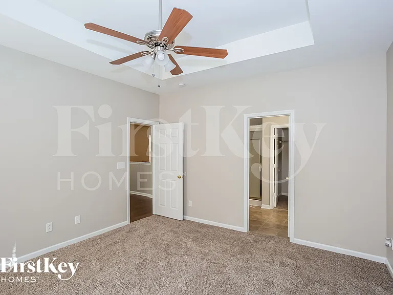 4915 Abercromby St — Photo 10