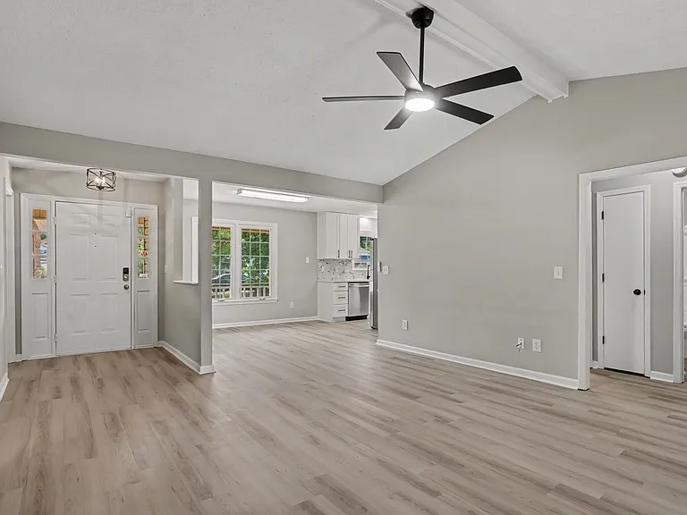 522 Temple Rd — Photo 6