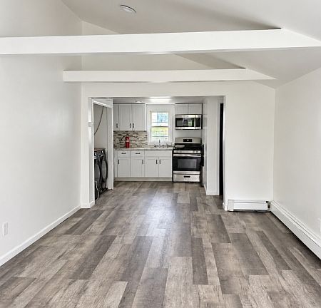 3rd image of 170 Main St