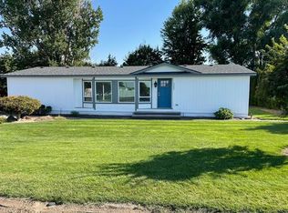 1221 NW Academy Ln, Hermiston, OR 97838