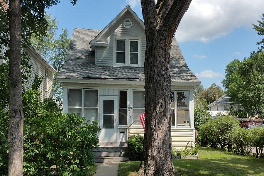 1st image of 257 4th Ave S