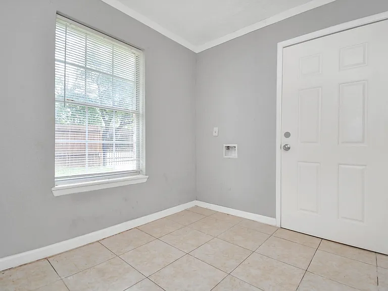 8622 Elbert St #B — Photo 10