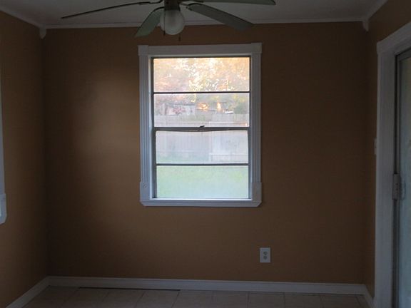 4th image of 1046 S Illinois St
