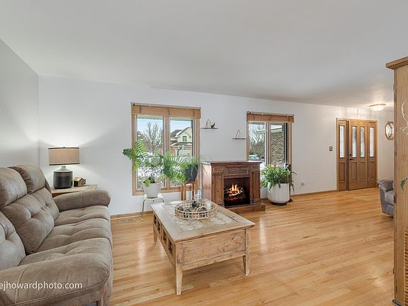 4th image of 2821 Abbington Dr