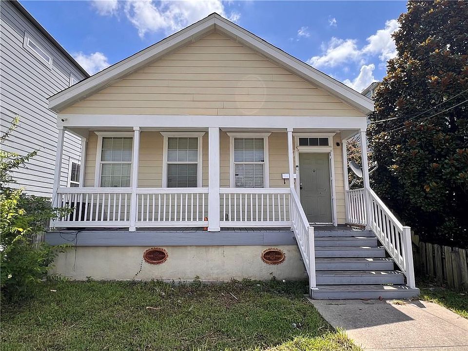 1st image of 2433 Amelia St