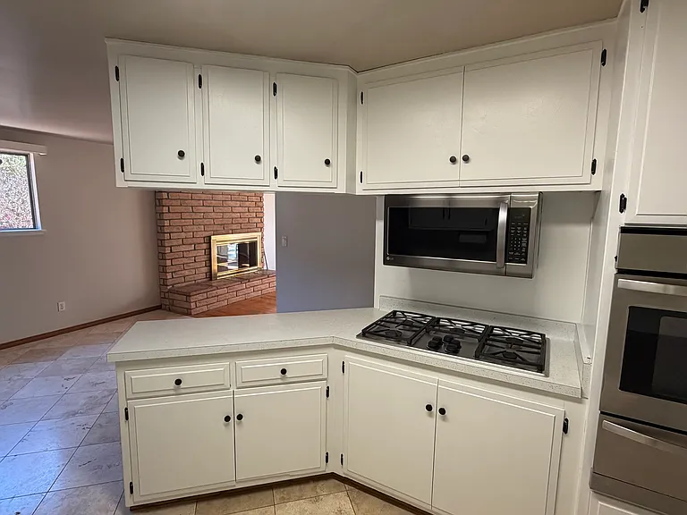 Via Madrina St — Photo 3