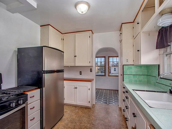 5th image of 2933 Suncrest Dr