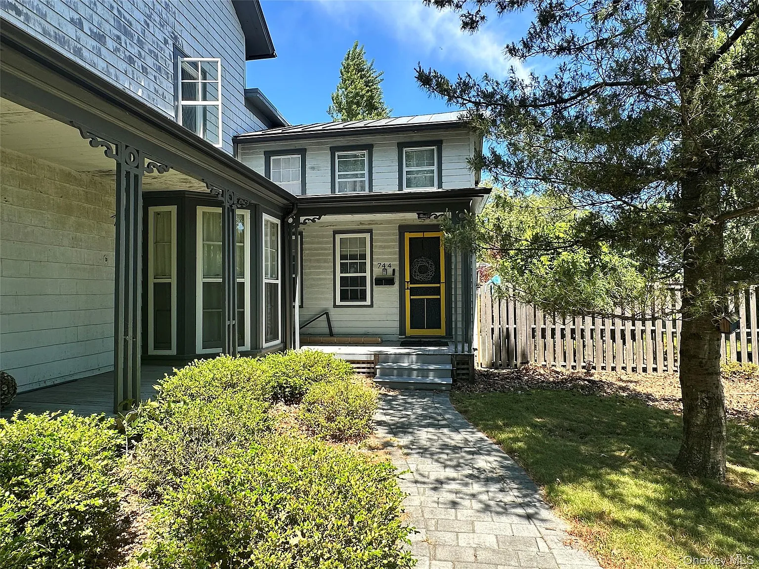 3 bed, 2.0 bath, 2600 sqft, $3,500 — Photo 4