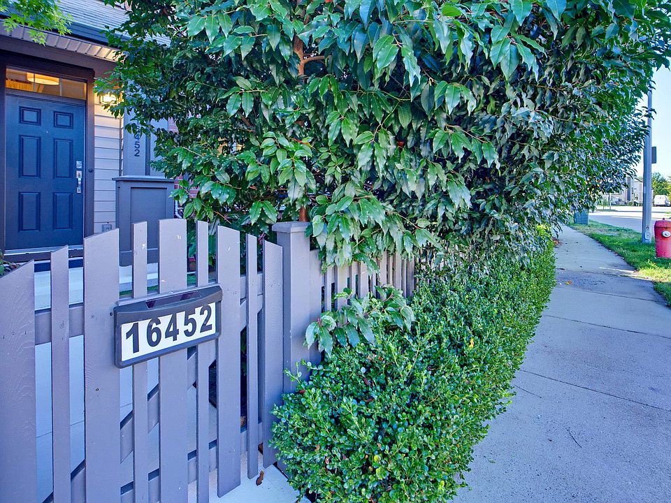 1st image of 16452 24a Ave