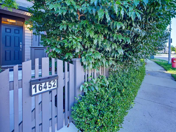 16452 24a Ave, Surrey, BC V3Z 0V8