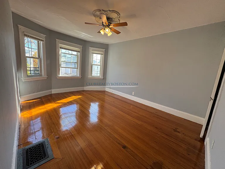 52 Montfern Ave #3 — Photo 11