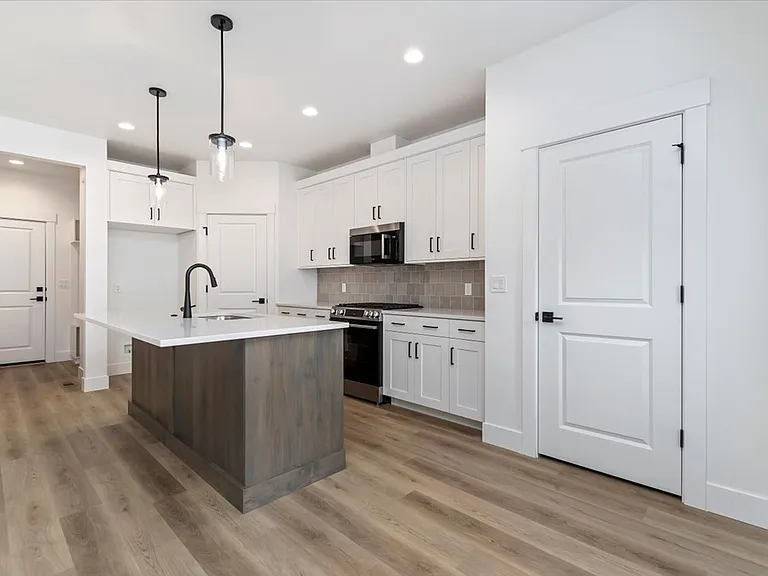 740 S Calhoun Ln — Photo 35