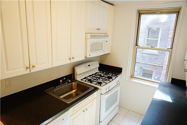 2nd image of 30 E End Ave APT 3E