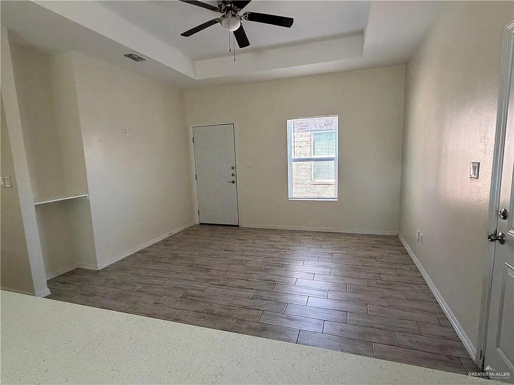 2 bed, 2.0 bath, 910 sqft, $875 — Photo 3