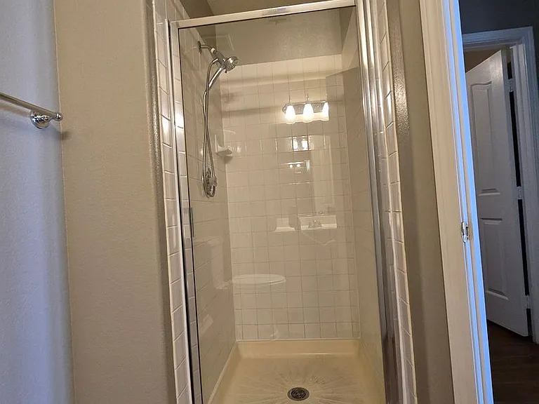 8244 W Gilmore Ave — Photo 22