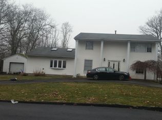 9 Ehret Dr, Monsey, NY 10952