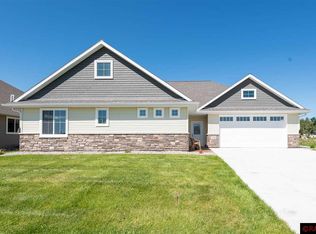 124 Dancing Waters Cir, Mankato, MN 56001