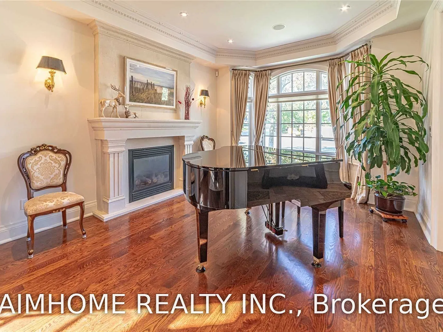 9 bed, $9,300 — Photo 4