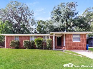 2812 Yellow Pine Dr, Jacksonville, FL 32277
