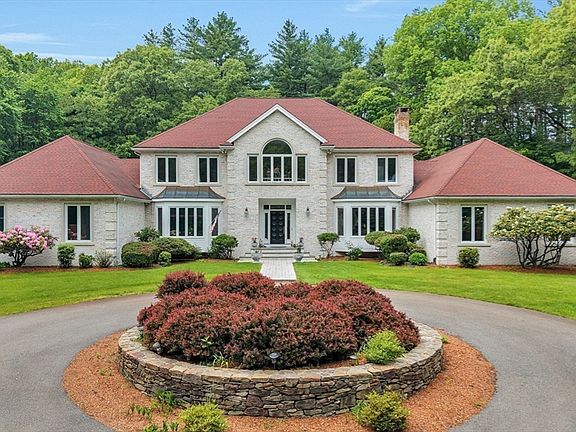 3rd image of 784 Strawberry Hill Rd