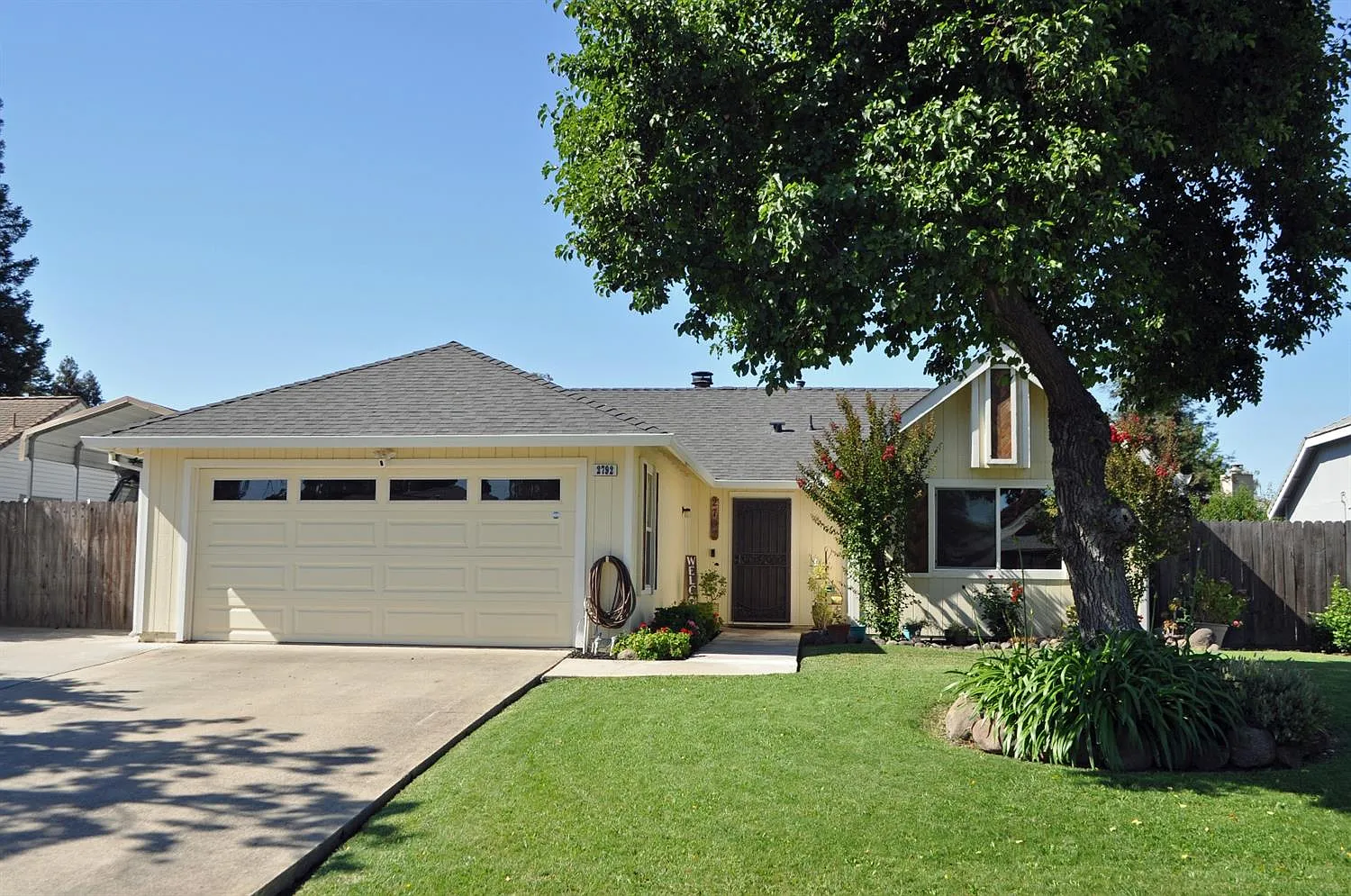 2792 Betty Way photo 1