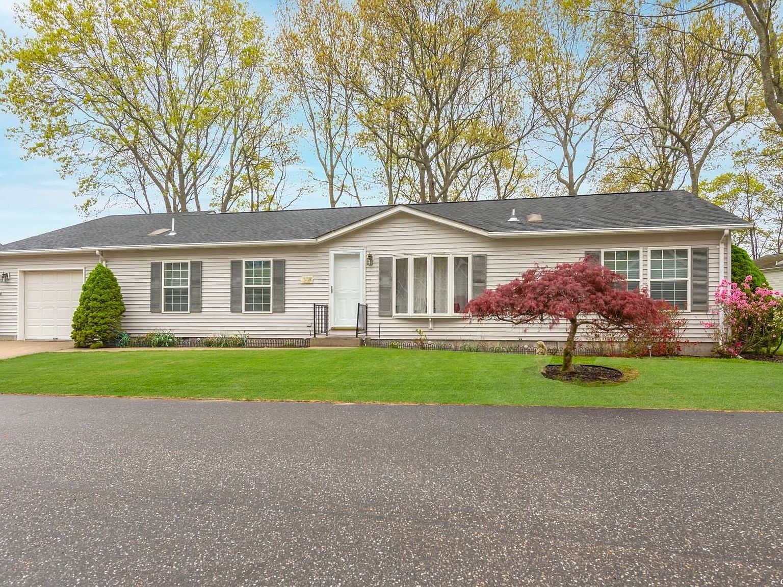 140722 Middle Road, Calverton, NY 11933 Zillow