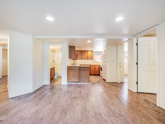 5th image of 1153 Lincoln Pl #B