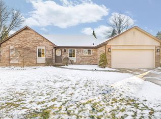 37689 Bristol Ct, Livonia, MI