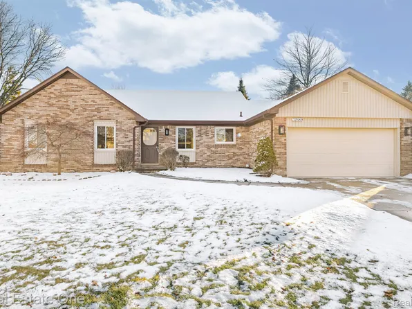 37689 Bristol Ct, Livonia, MI 48154