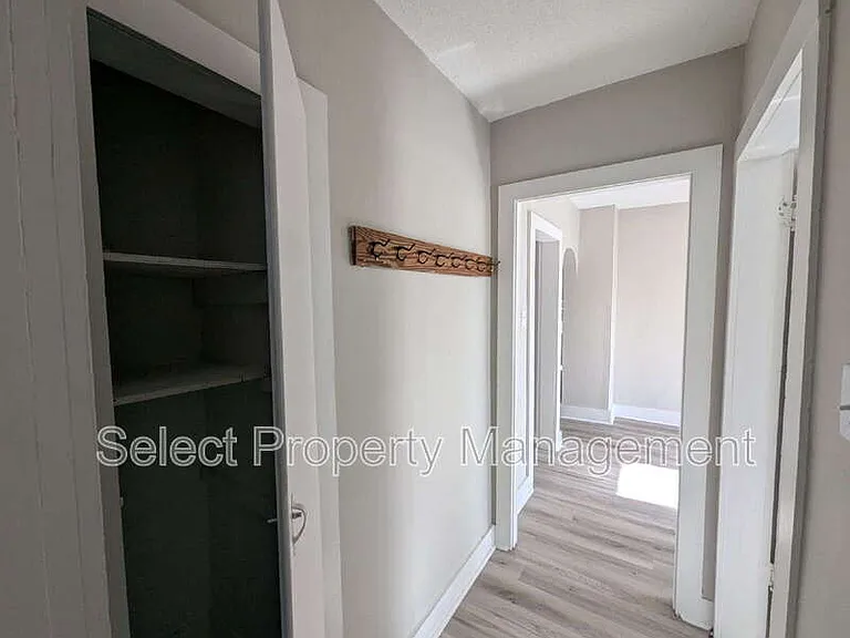 1235 Huestis Ave #B — Photo 12