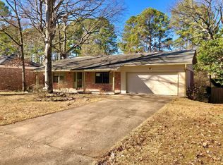 29 Warwick Rd, Little Rock, AR 72205