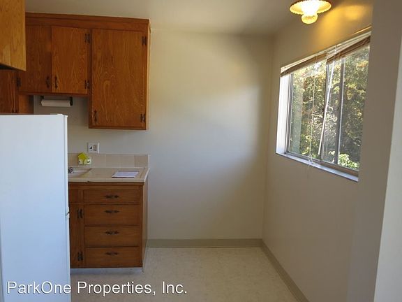 3rd image of 1985 Pleasant Valley Ave APT 39