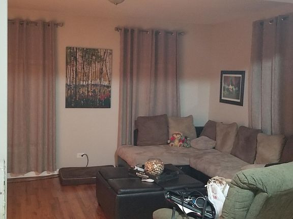 3rd image of 5542 W Windsor Ave