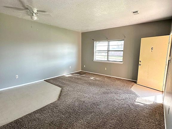 2nd image of 2602 SW D Ave APT C