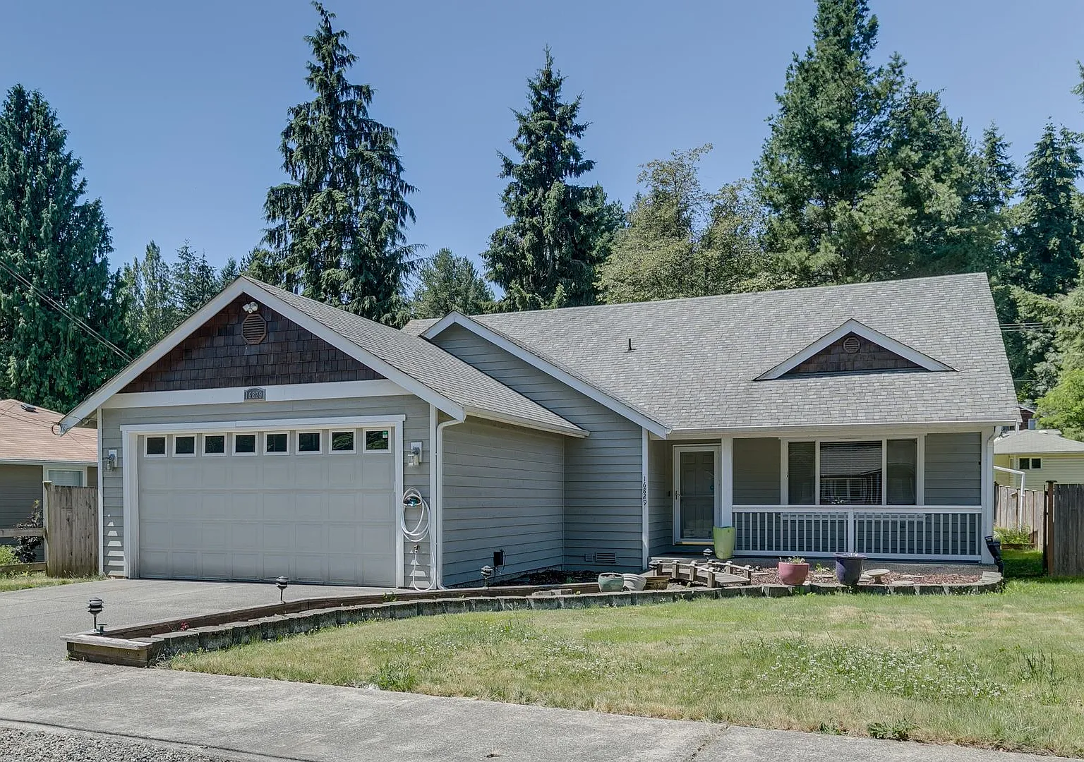 4 bed, 2.0 bath, 2080 sqft, $3,900 — Photo 1