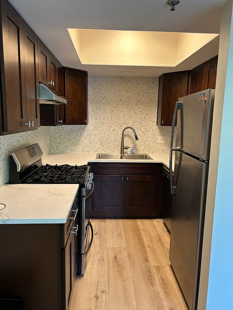 Gorgeous Downtown Apartment — Photo 4