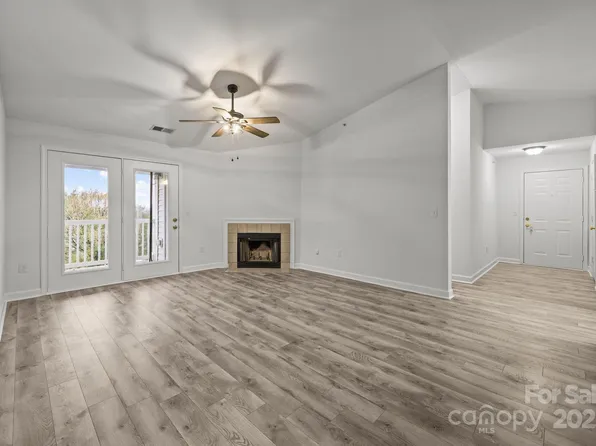 9950 Hyde Glen Ct, Charlotte, NC 28262