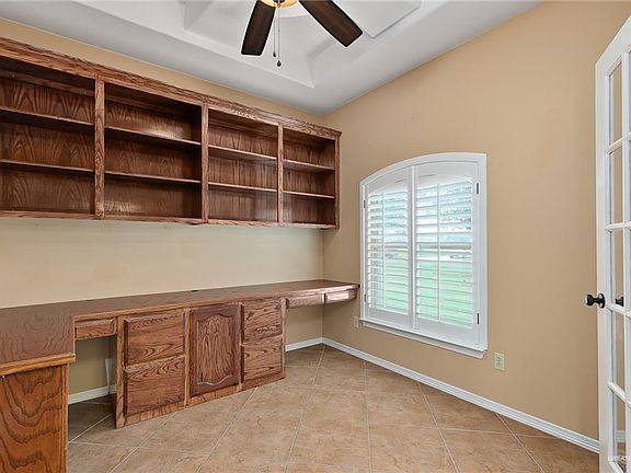 5th image of 406 Beverly Hills Ln