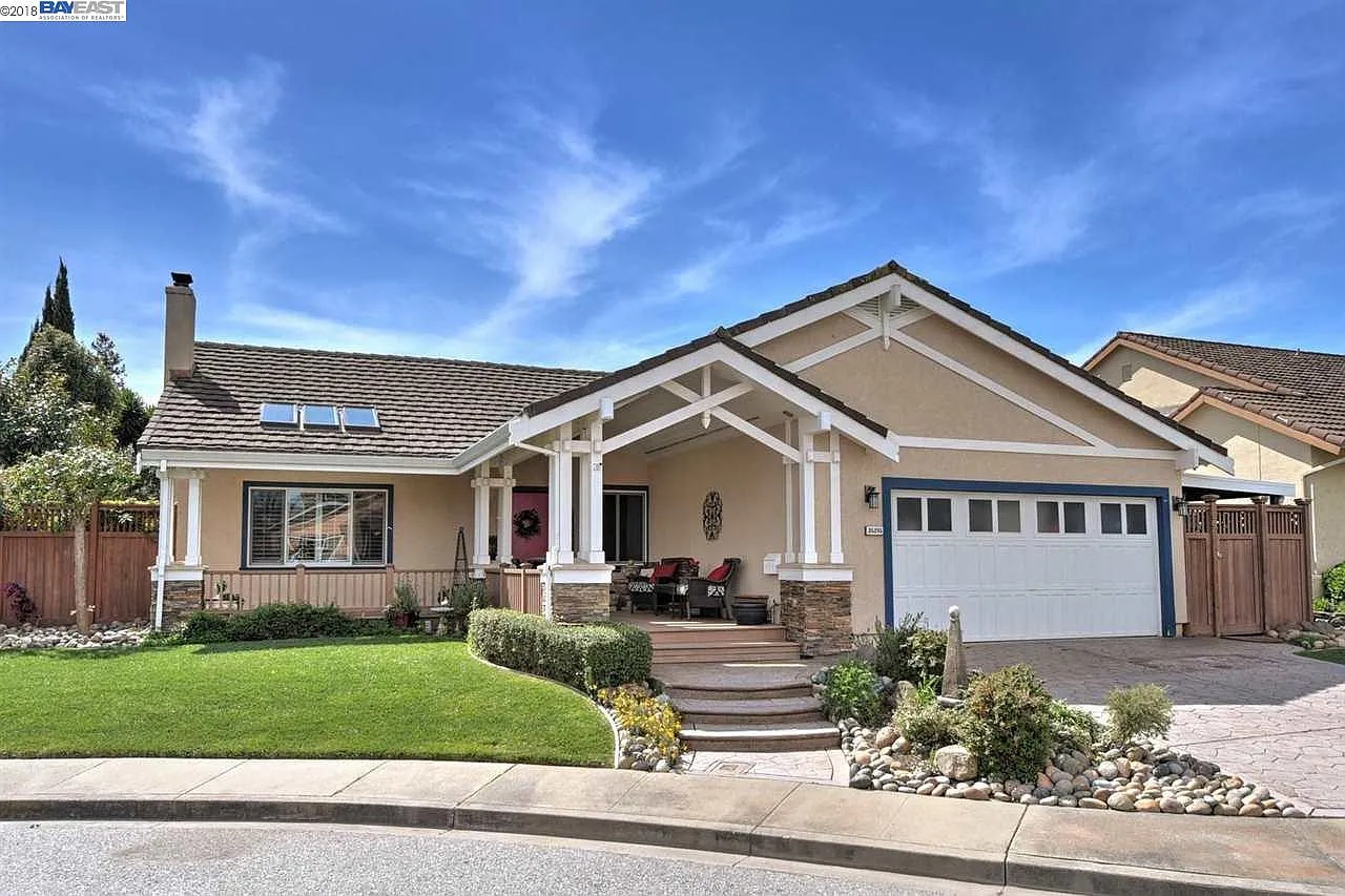 35255 Wycombe Pl photo 1