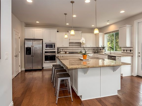 3rd image of 315 Ashbury Ct NW