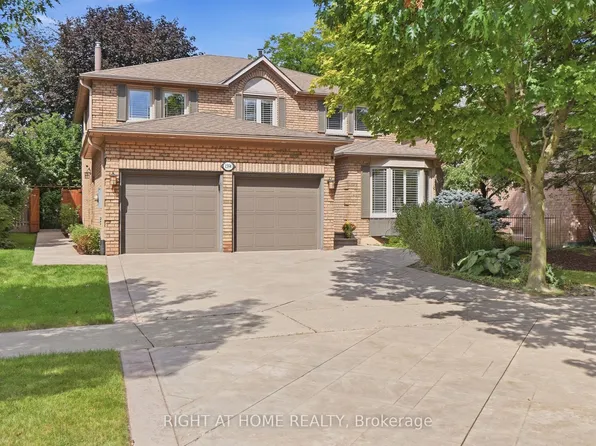 1594 Heritage Way, Oakville, ON L6M 2Z5