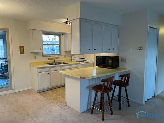 3rd image of 1125 Bavarian Ln