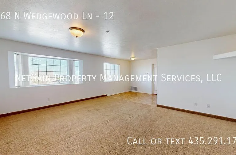 1768 N Wedgewood Ln #12 — Photo 2