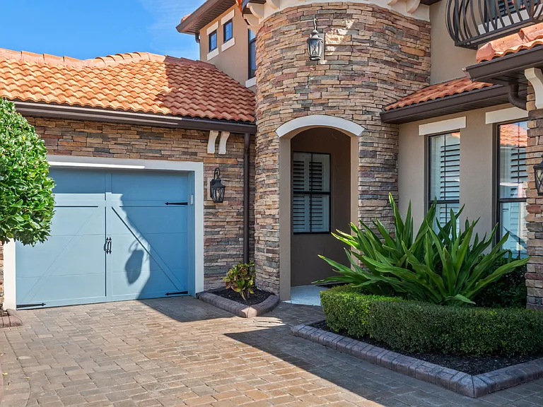 3807 Shoreside Dr — Photo 3