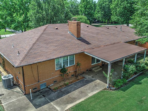 3rd image of 718 Valentine Ln