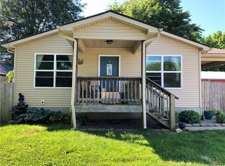 616 Castetter Rd, Henryville, IN 47126