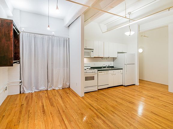 5th image of 42 Chauncy St APT 5D