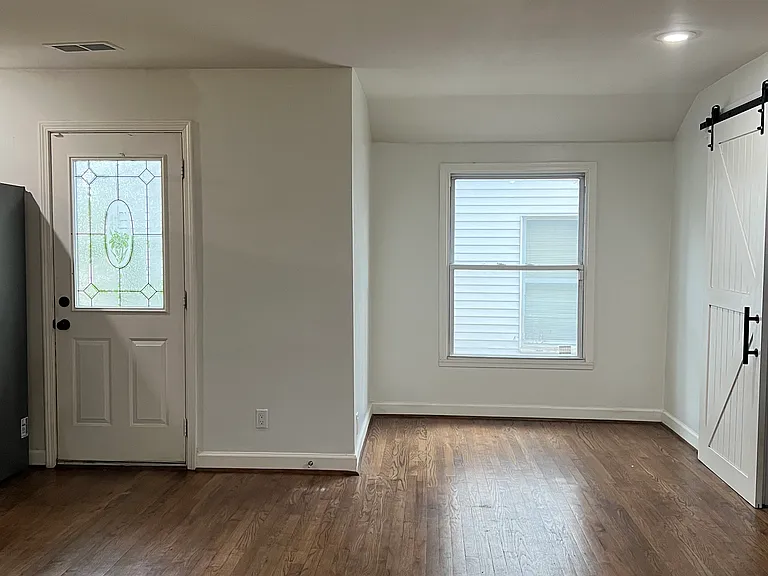 1826 Ferndale Ave — Photo 14